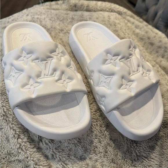 MENS SIZE 7 authentic  100% genuine Louis Vuitton waterfront slides - Picture 6 of 10